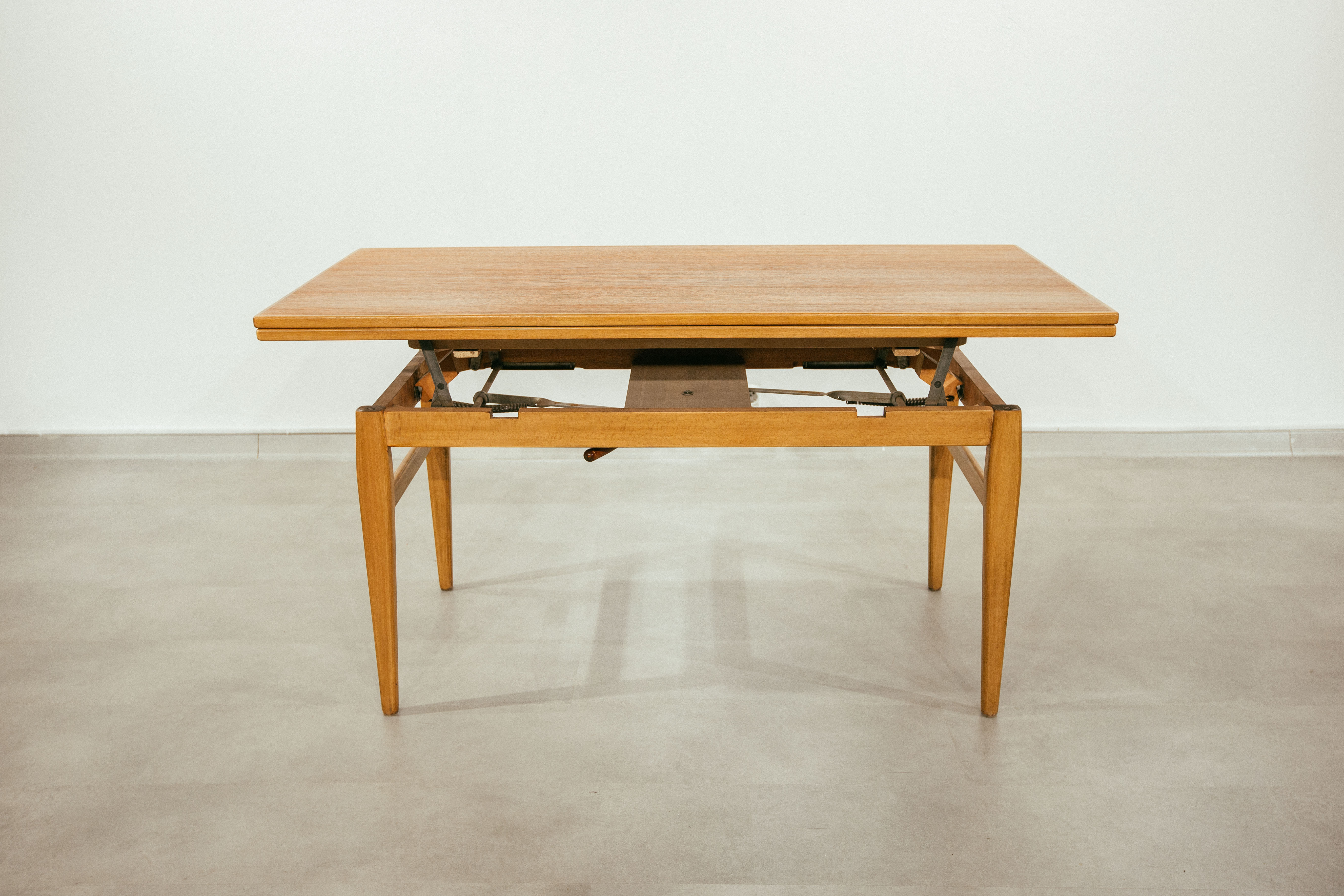  Emmaboda Möbelfabrik, 1950s. Orta sehpa / Yemek masası teak ağacı 